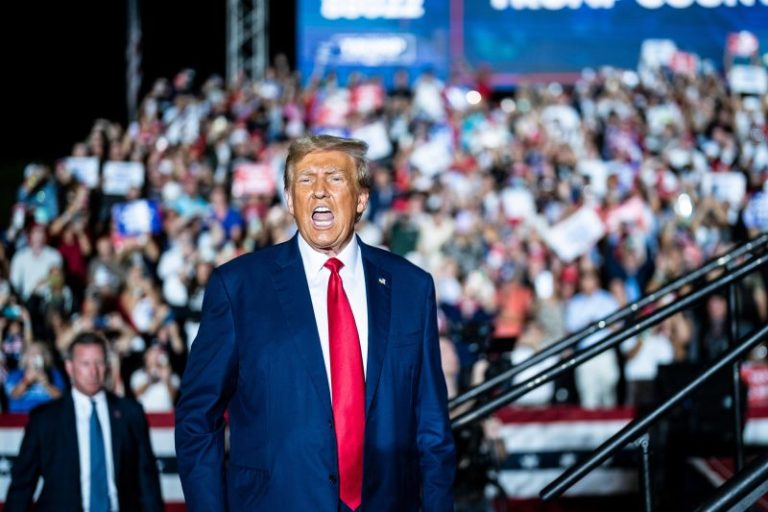 Trump flexes dominance with counter-programming to Republican debate