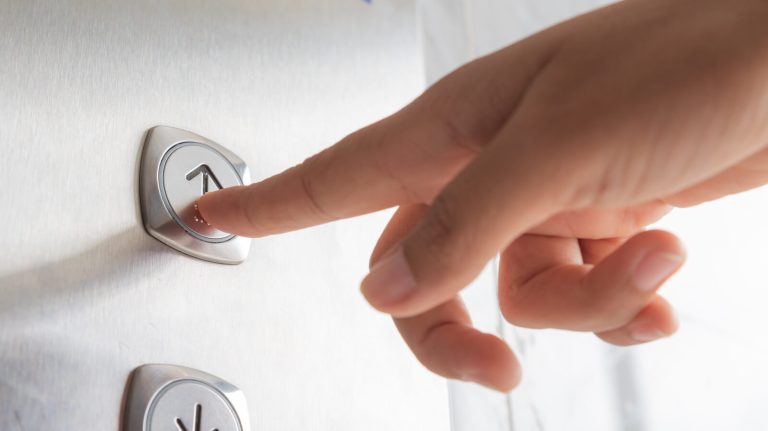 SNAP’s Stock Price Snaps Out Above Bollinger Band — Could This Be a Profitable Opportunity?