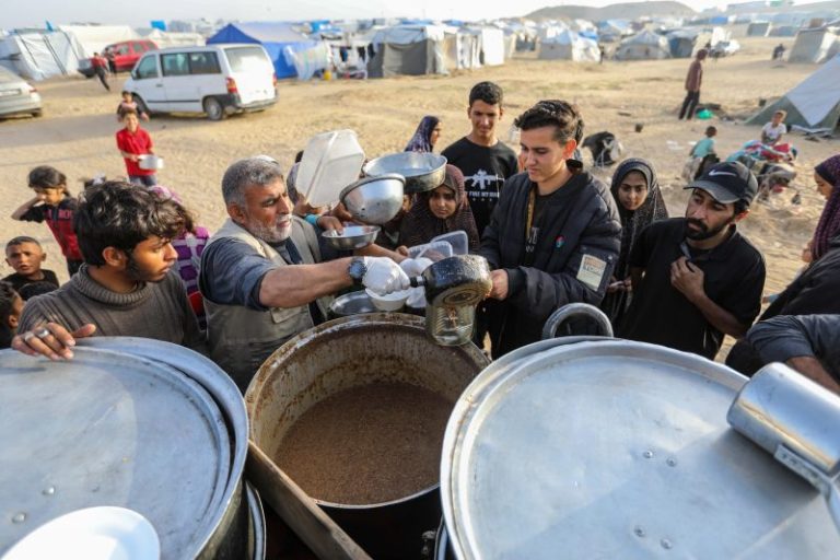 Muslim leaders decline White House Ramadan invitation