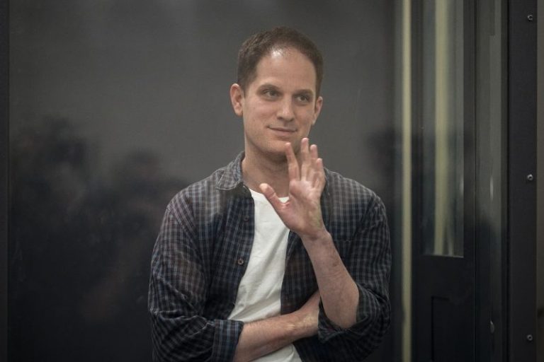 Trump claims he’d use relationship with Putin to free detained reporter