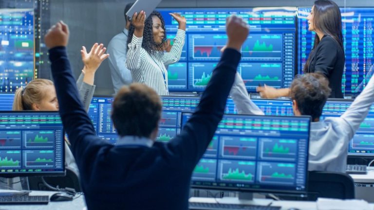 Thrilling Week for the Stock Market: Dow Jones Makes Strong Close Above 40,000 for the First Time