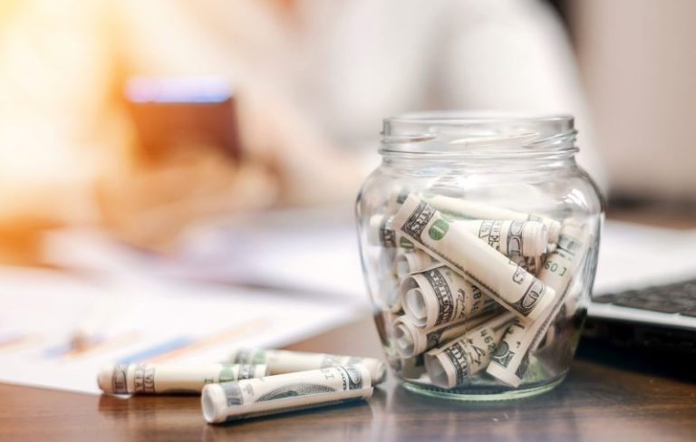 Investors, worried they can’t beat lawmakers in stock market, copy them instead