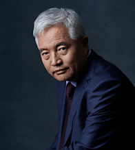 Weiying Zhang: China Needs Free Markets for Future Development